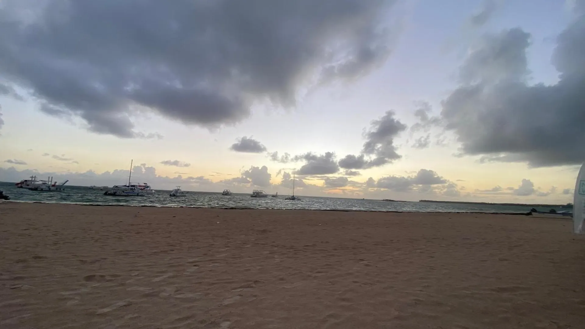 Radiant Realm Residence Free Parking Bbq Central Los Corales Punta Cana Apartman